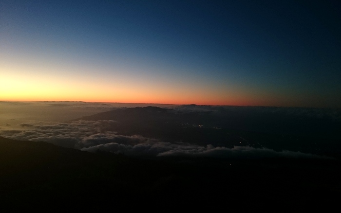 マウイ島　ハレアカラ火山から